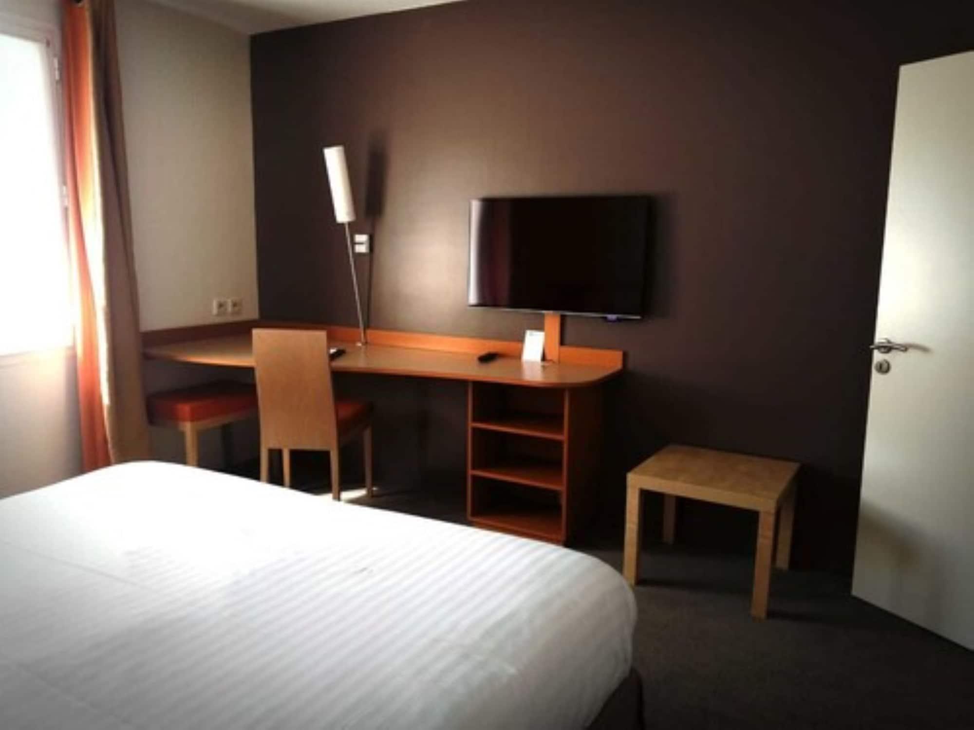 Western L'oree Paris Sud Hotel