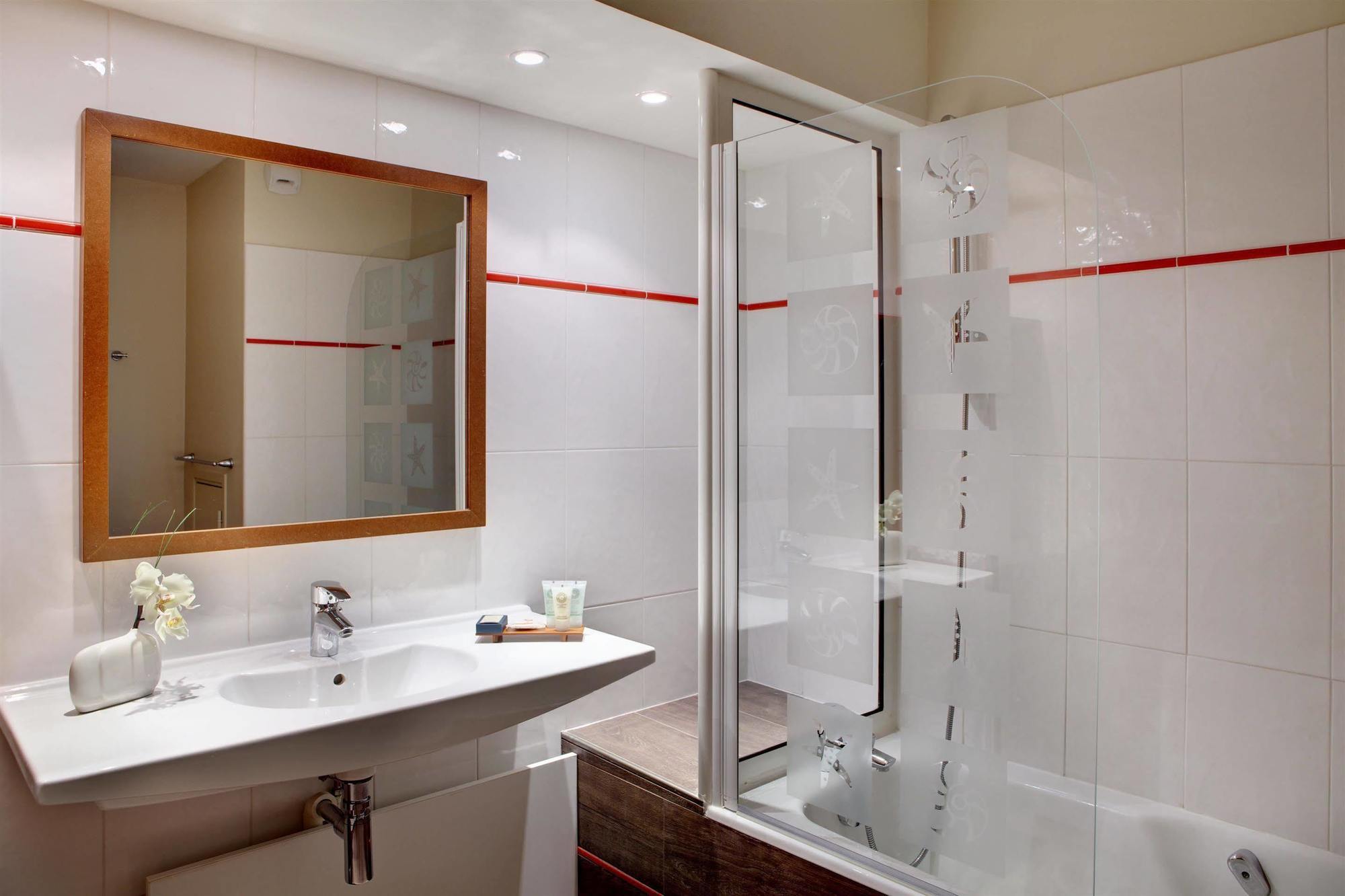 Hotel Western L'oree Paris Sud 4*